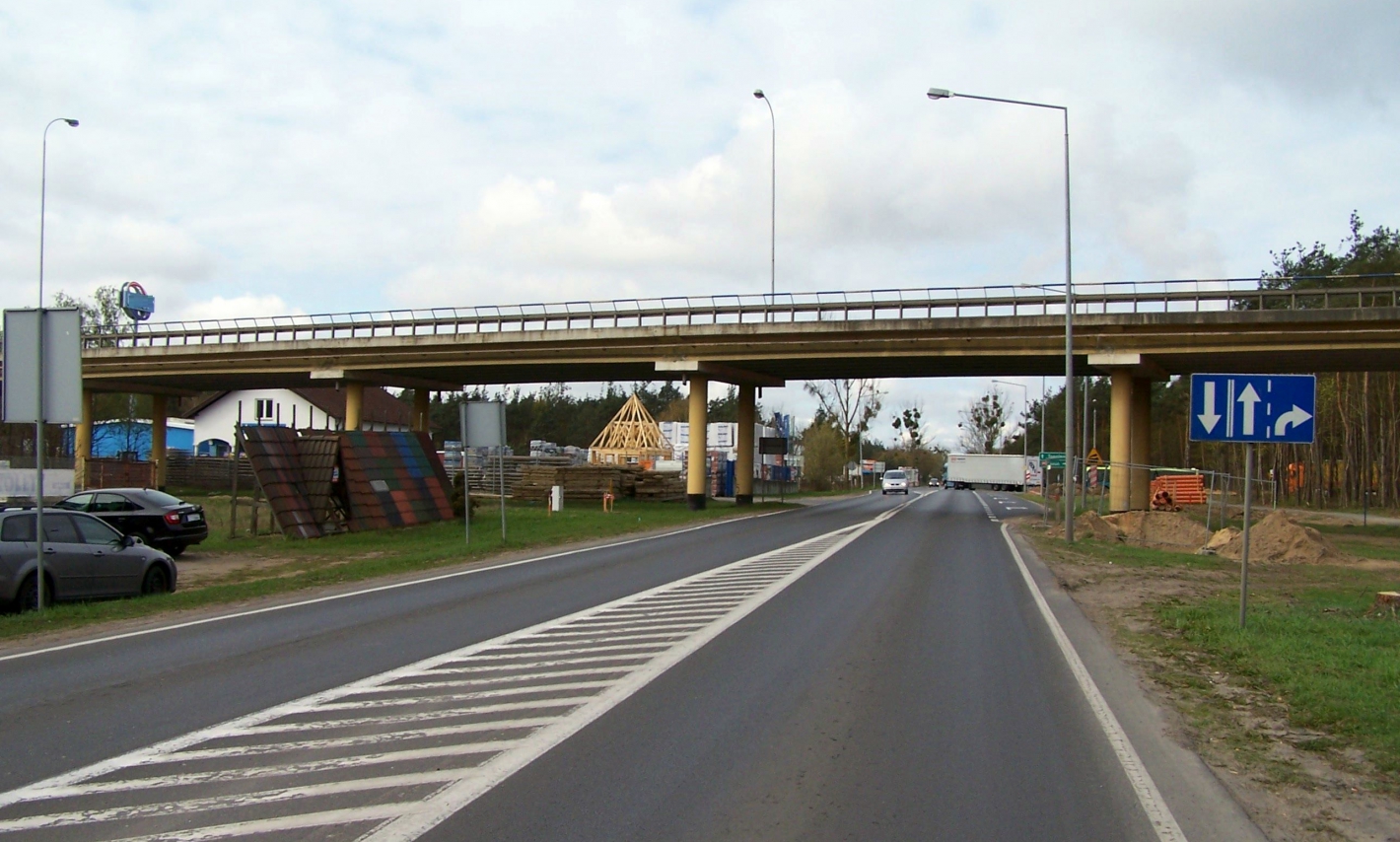 Utrudnienia w komunikacji miejskiejGmina Świecie informuje, że w terminie od 19.04.2019 r. nastąpi zmiana organizacji ruchuw obrębie estakady nad ul. Bydgoską w Świeciu. W związku z powyższym, wystąpią utrudnienia w realizacji komunikacji miejskiej związane z rozpoczęciem inwestycji ,,Rozbudowa estakady i węzła w ciągu drogi krajowej nr 1(91) w m. Przechowo wraz z odcinkiem drogi od km 139+000 do km 141+100 oraz związanym z drogą przyległym układem komunikacyjnym”.